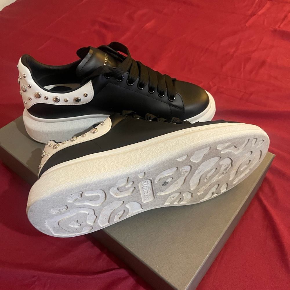 Alexander McQueen Studded Oversized Sneaker 'White Black' - Picture 6 of 7